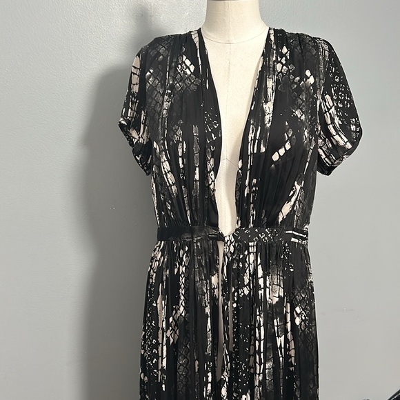 Intimately Free People So Long Robe In Black Combo Snake Print Short Sleeve sz M - Picture 11 of 16